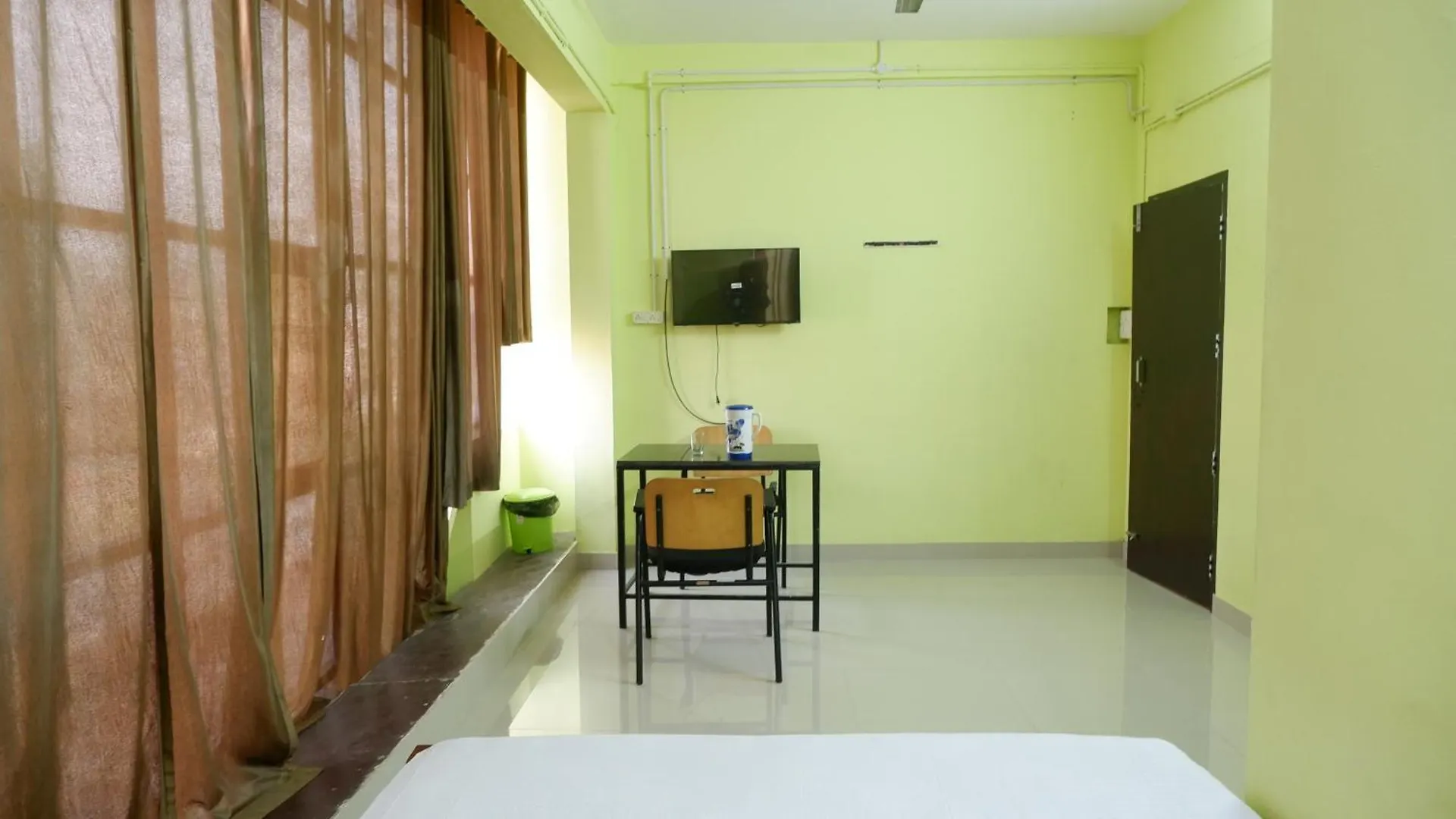 Easy Stay Eranhipalam Kozhikode 0*,  India